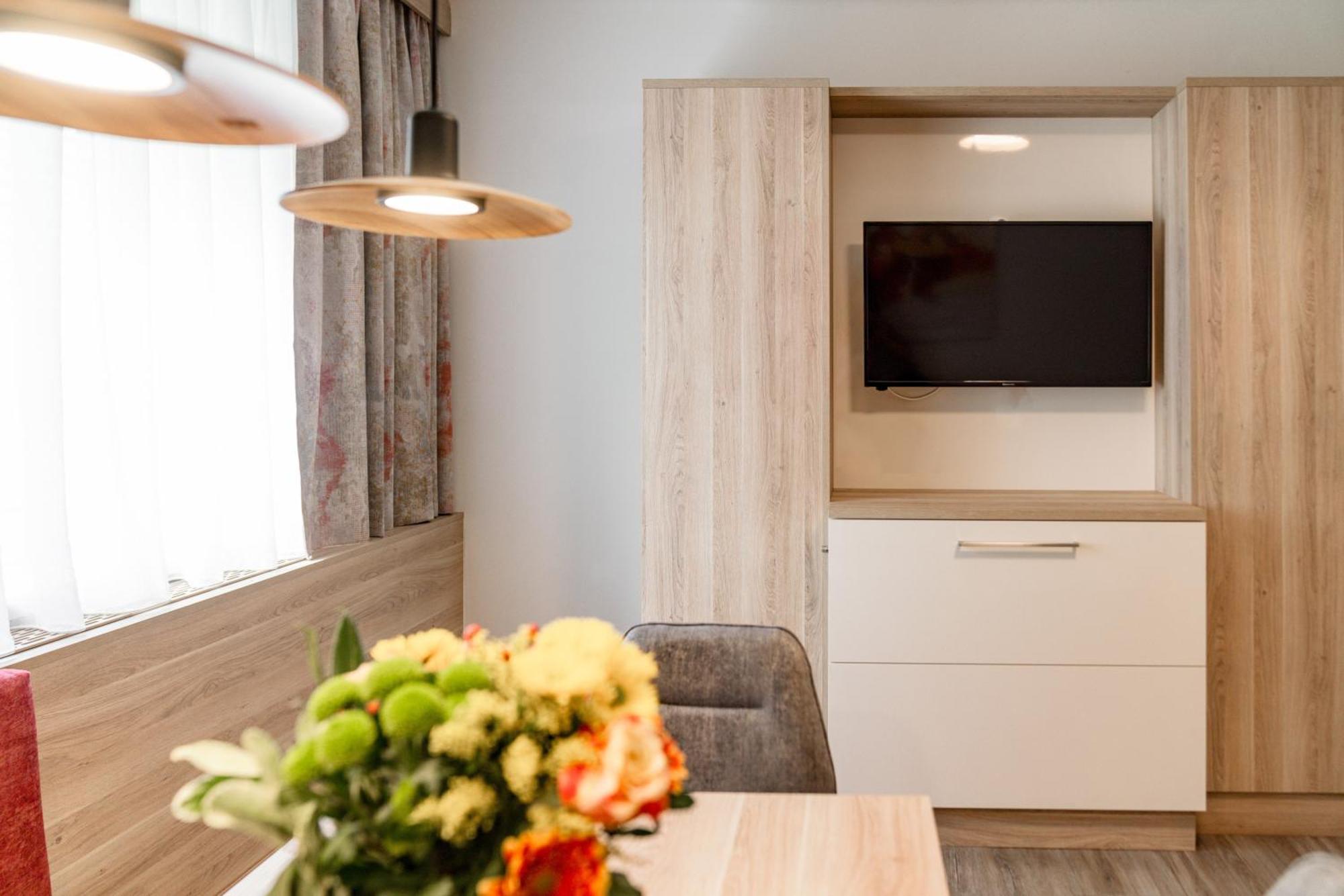 Sunny Apartment *