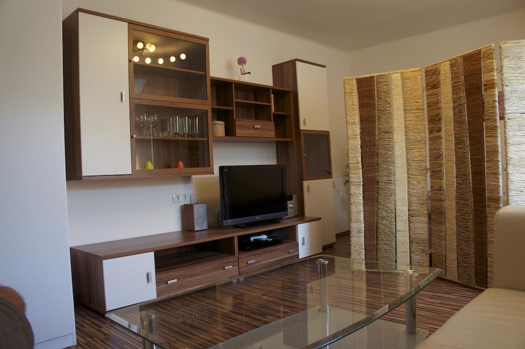 Sunny Apartment *